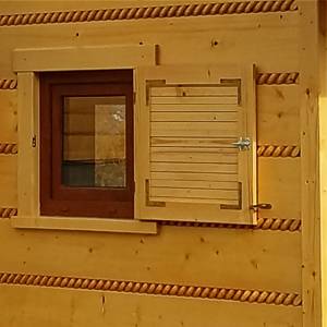 Dom drewniany z drewna